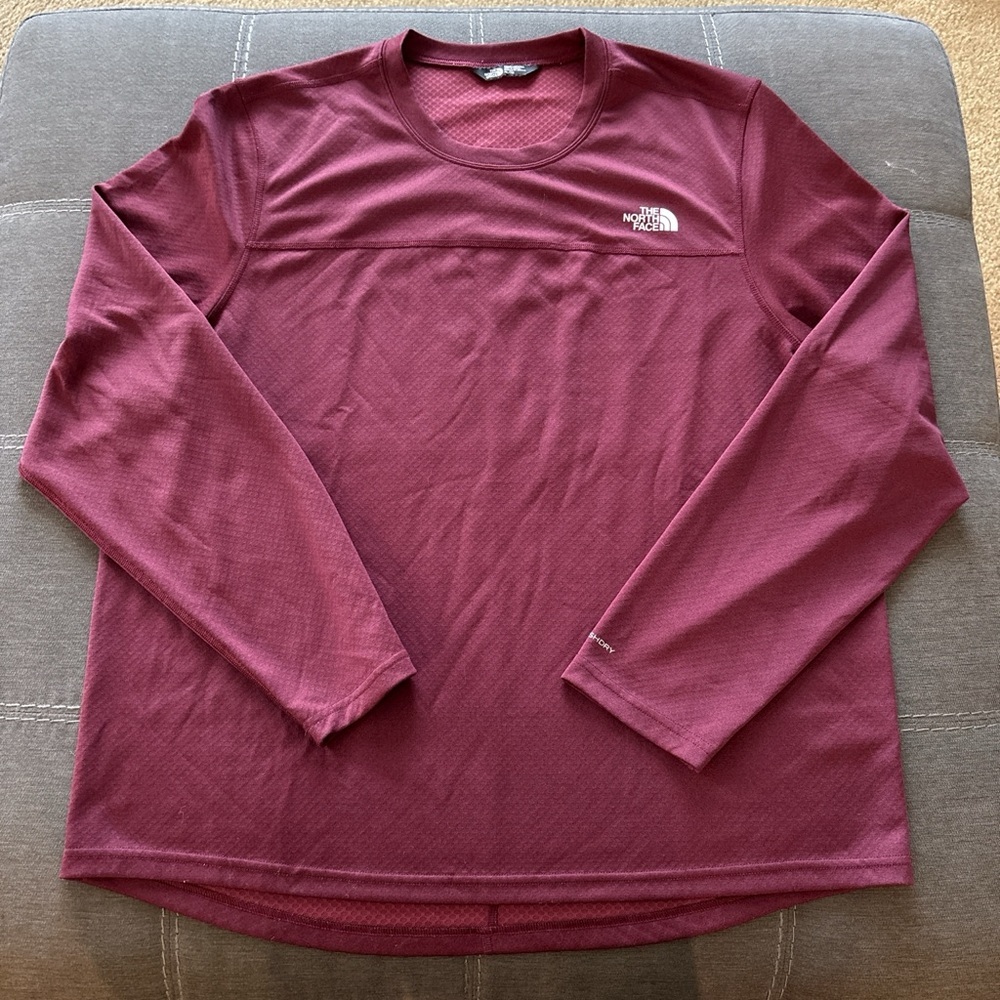 The North Face Men's burgundy Long Sleeve Tee. XL